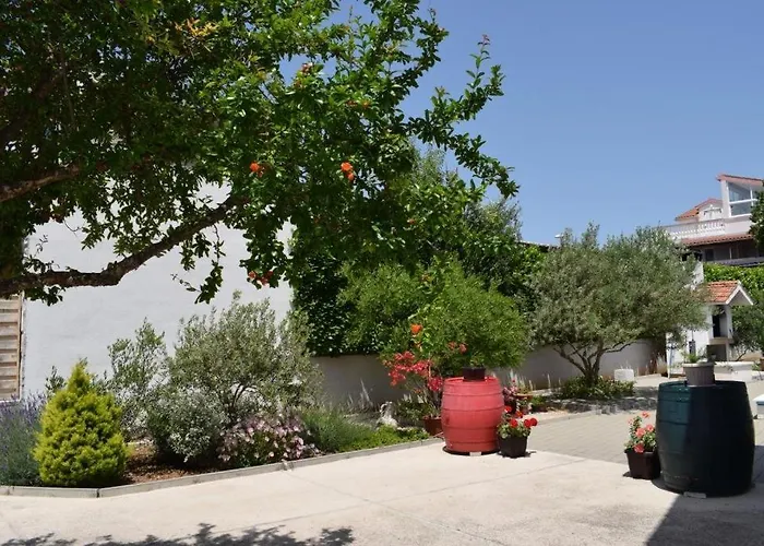 In Tribunj Mit Meerblick, Balkon, Klimaanlage, W-lan 5034-3 Appartement